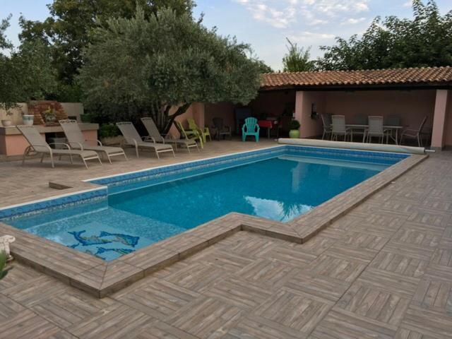 Appartement Rez De Chausse Bollène Exterior foto